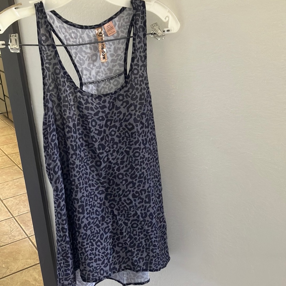 FINAL MARKDOWN Junior eye shadow top small